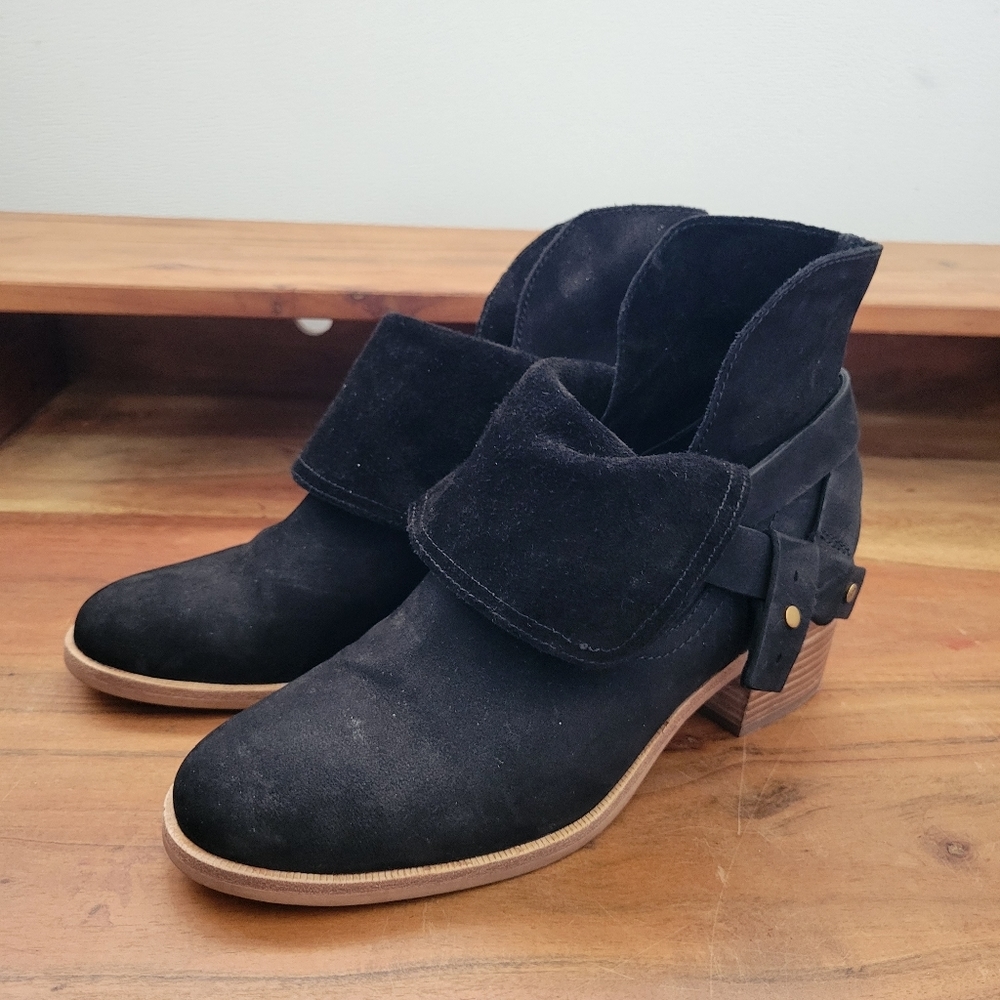 UGG Elora Black Suede Ankle Boot Size 9